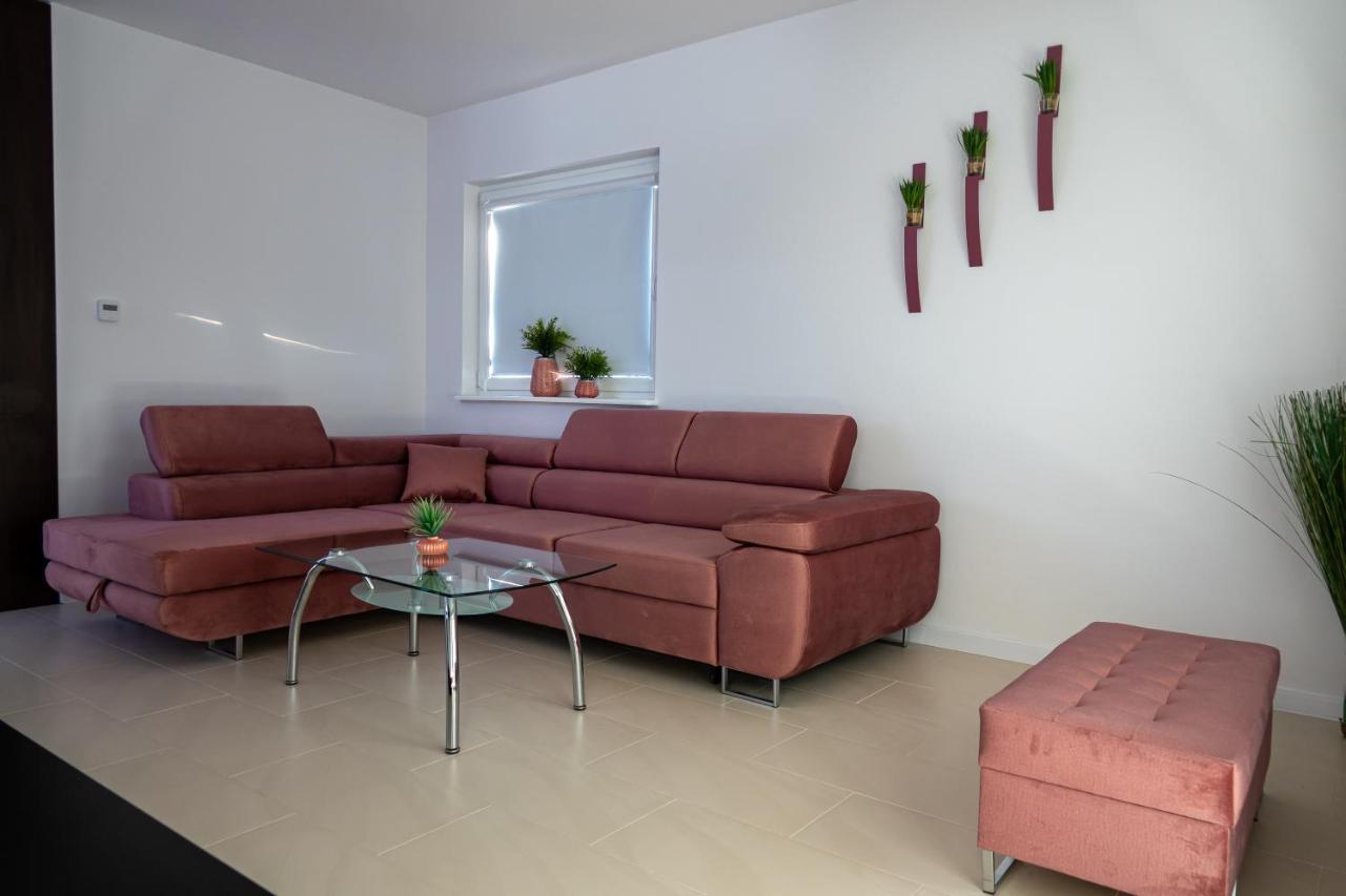 Apartament Przy Parku Z Duzym Tarasem ,Prywatny Parking Lejlighed Świnoujście  Eksteriør billede