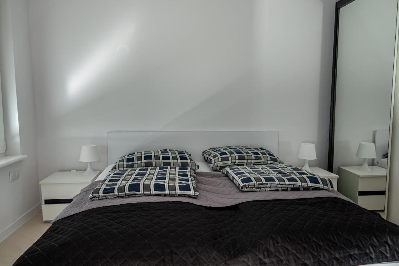 Apartament Przy Parku Z Duzym Tarasem ,Prywatny Parking Lejlighed Świnoujście  Eksteriør billede