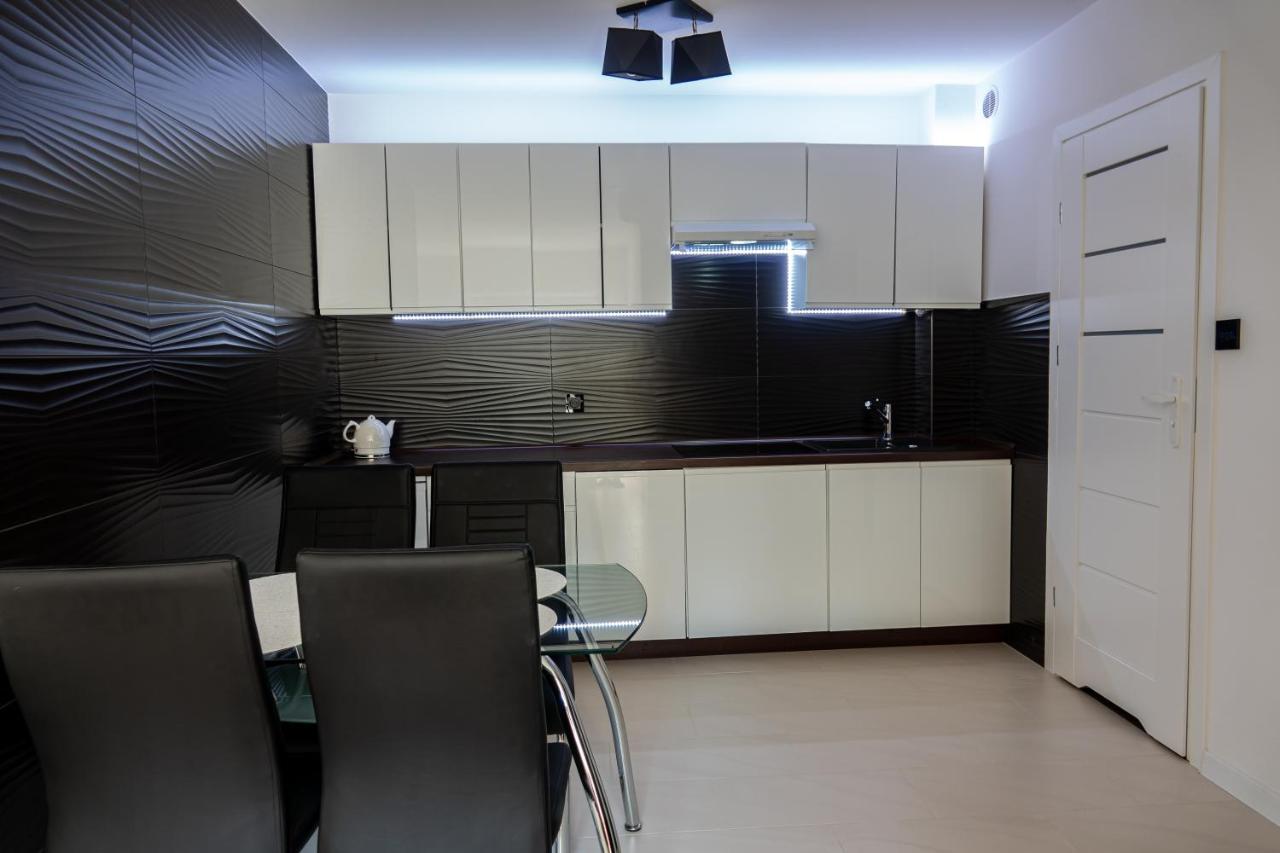Apartament Przy Parku Z Duzym Tarasem ,Prywatny Parking Lejlighed Świnoujście  Eksteriør billede